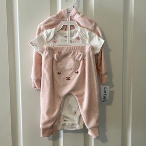 Carter's 3-piece baby bodysuit, pants and matching zip-up jacket.